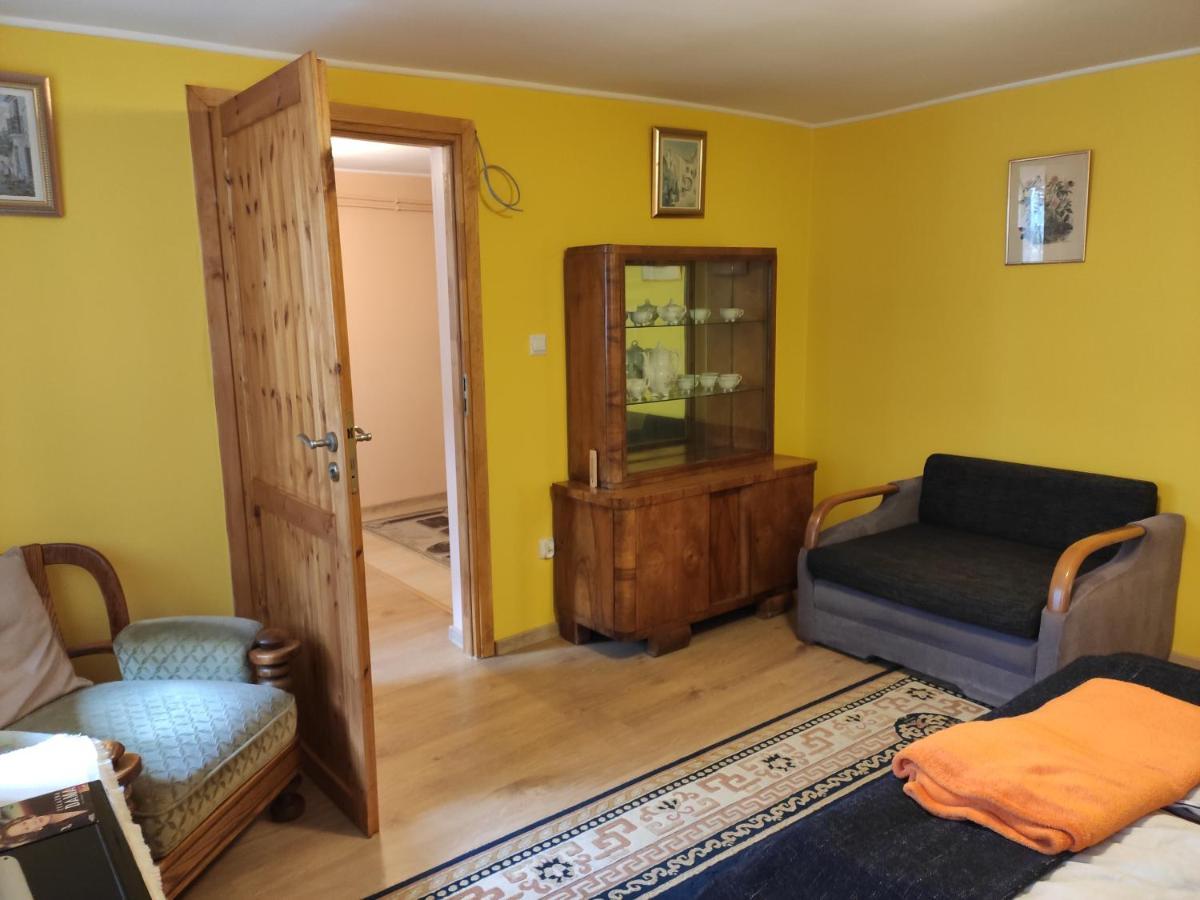 Ferienwohnung Dom Pod Zegarem Przemyśl Exterior foto