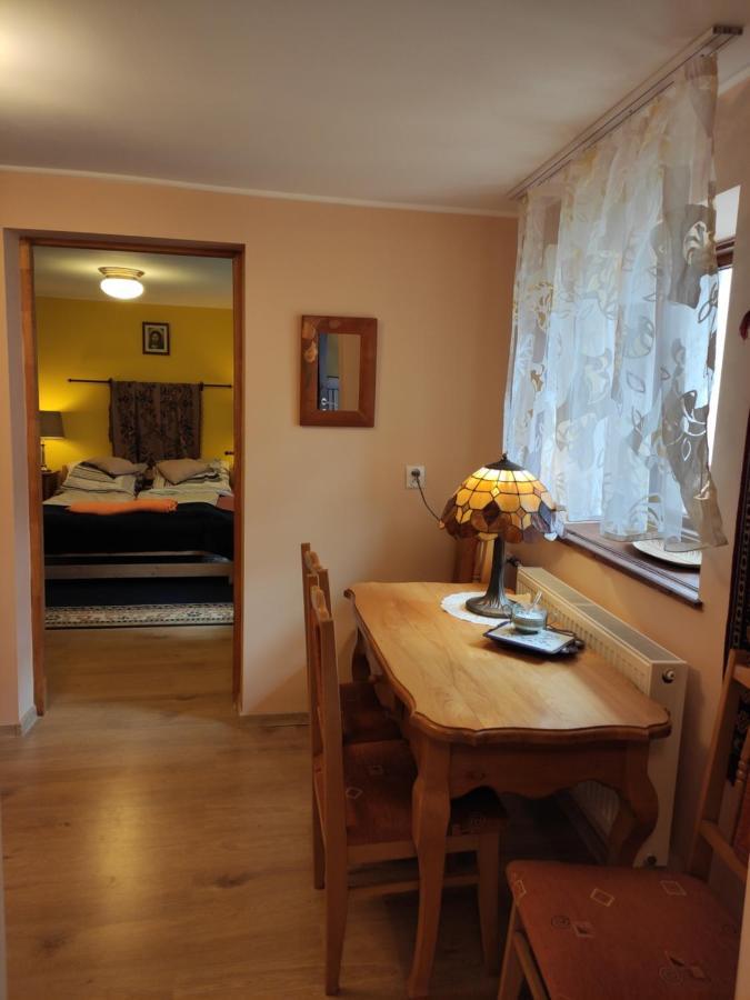 Ferienwohnung Dom Pod Zegarem Przemyśl Exterior foto